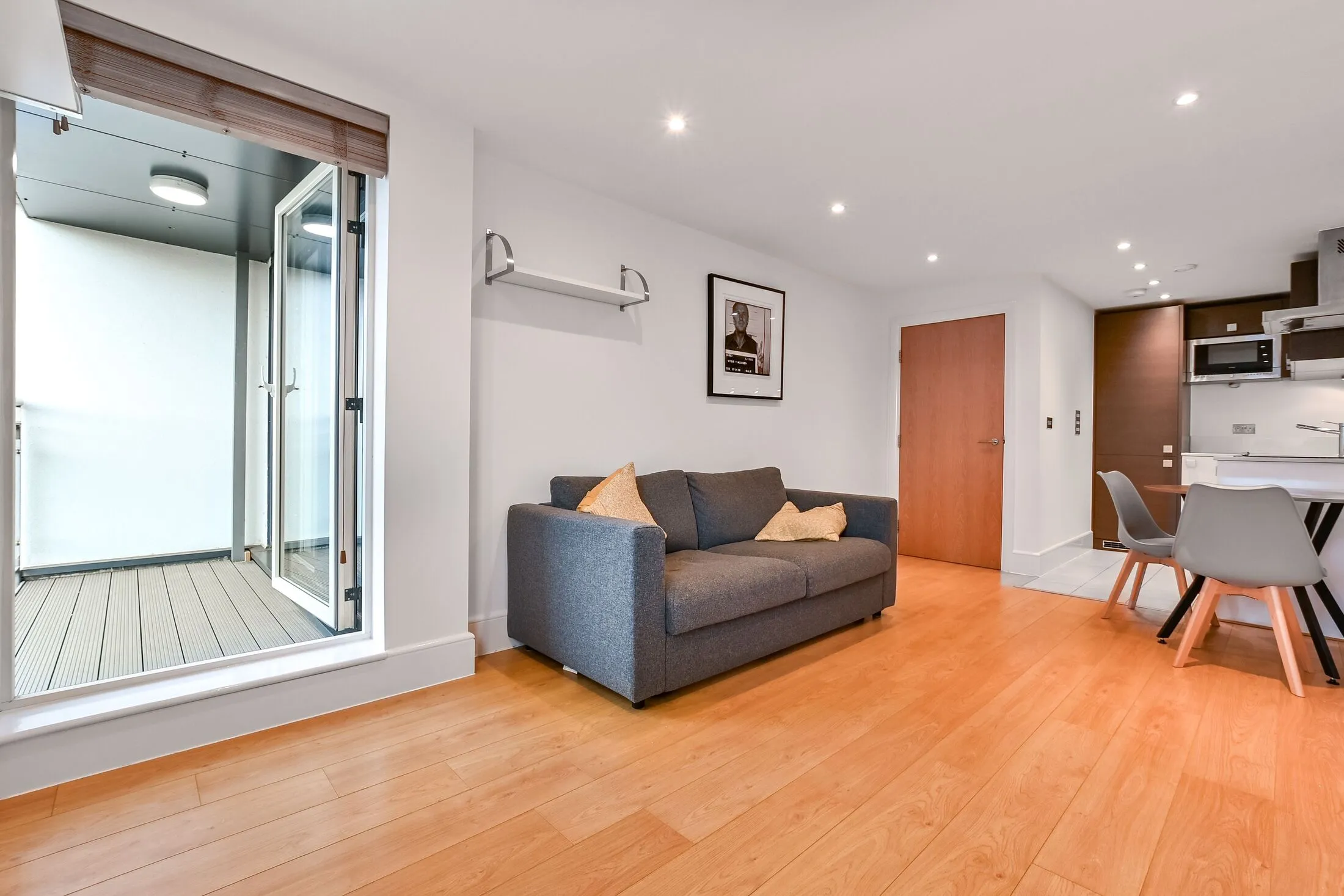 Flat Shepherdess Walk in Greater London