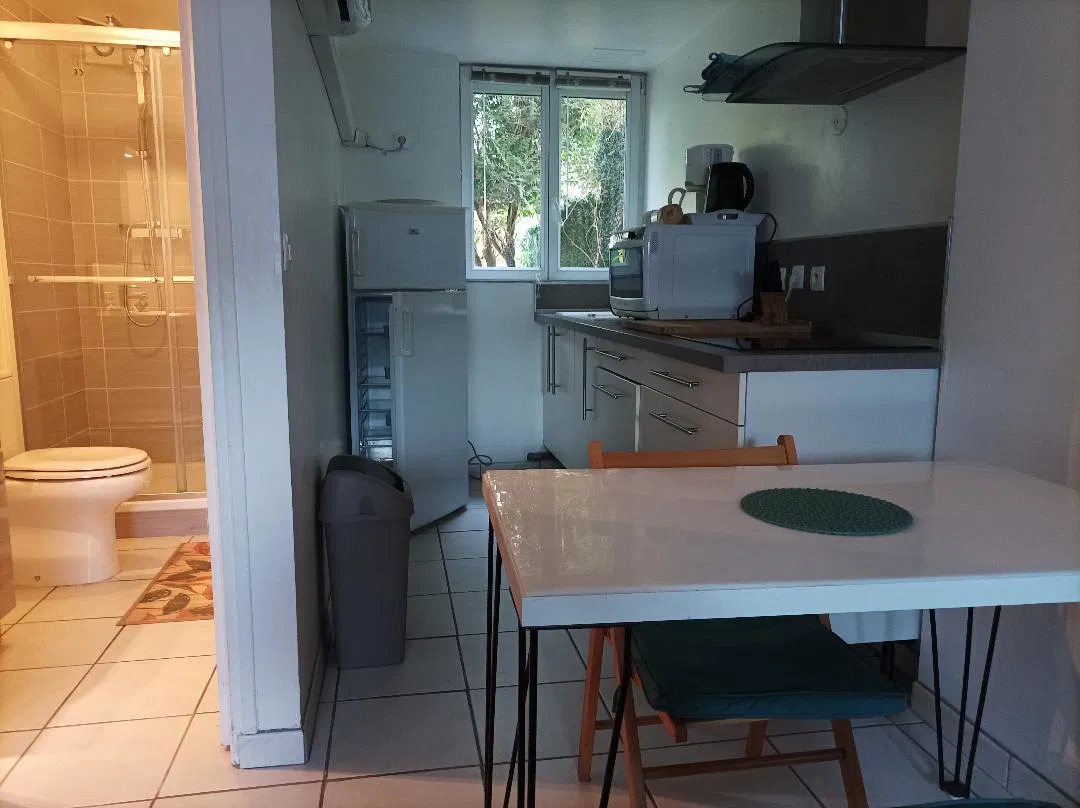 Room Avenue Charles de Gaulle in Le Pecq