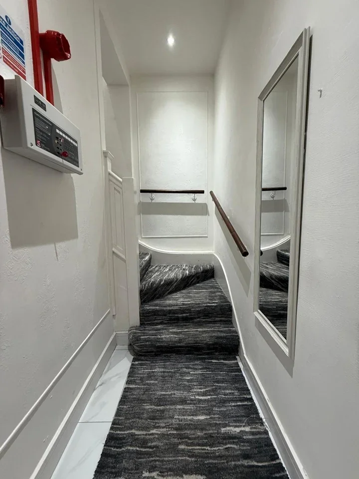 Flat Village Way East in Greater London