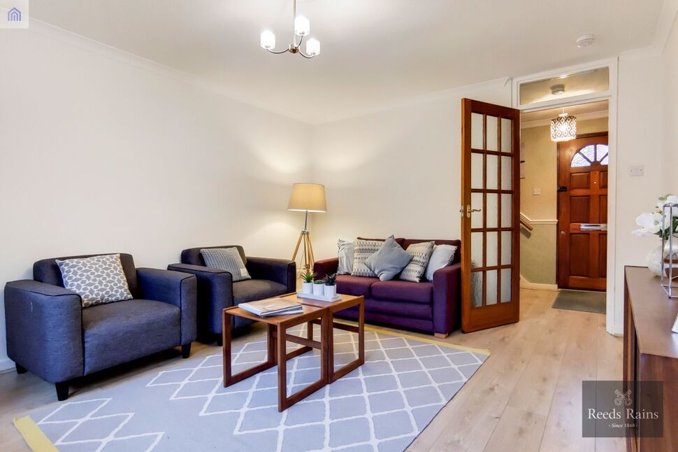 Flat Cooper Close in Greater London