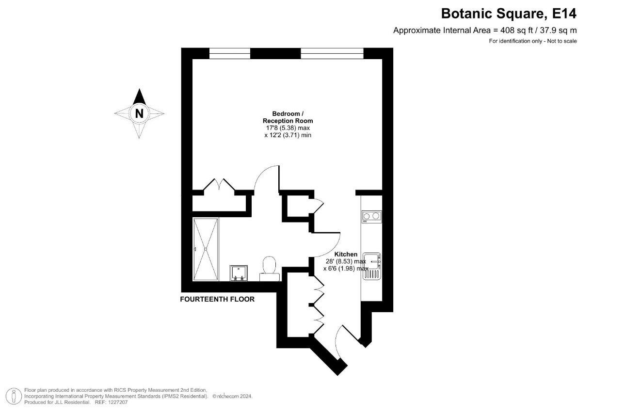 Flat Botanic Square in Greater London