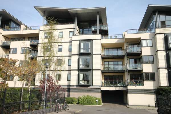 Flat Riverside Place in Cambridge