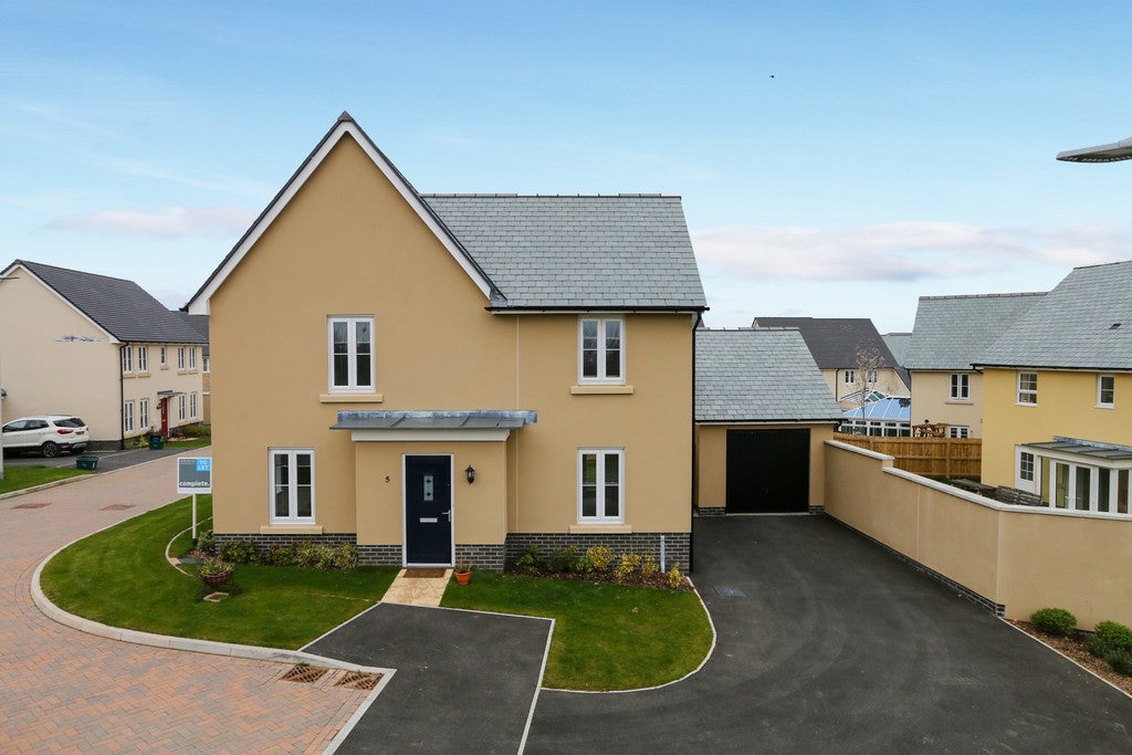 House Capra Close in Haccombe with Combe