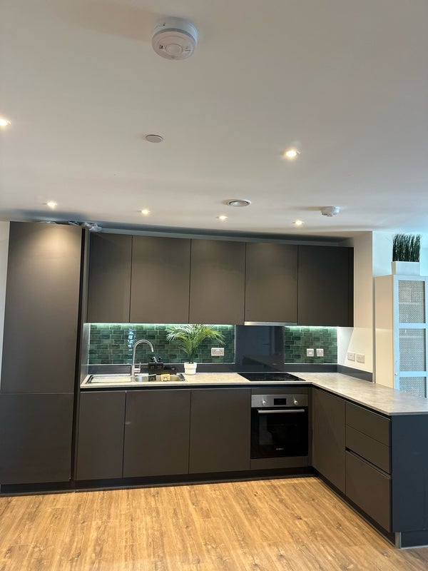 Room Mayfly Close in Greater London