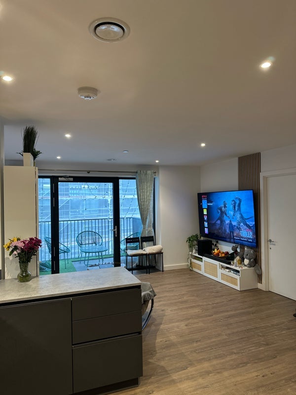Room Mayfly Close in Greater London
