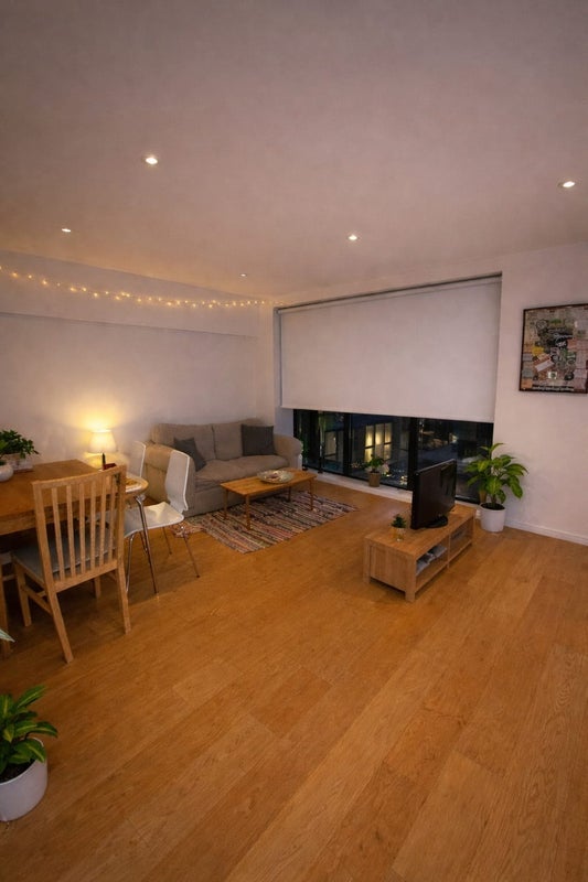 Room Skypark Road in Bristol