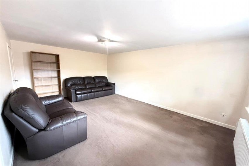 Flat Rookfield Court in Trafford