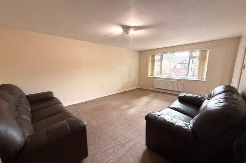 Flat Rookfield Court in Trafford