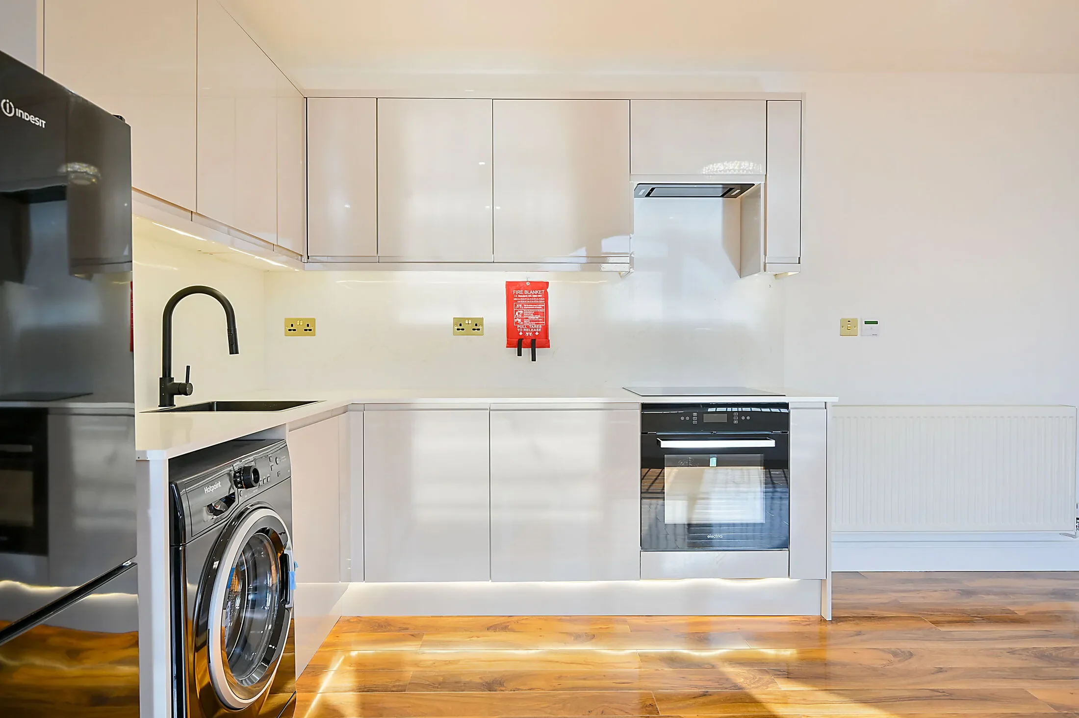 Flat Cobham Road in Greater London
