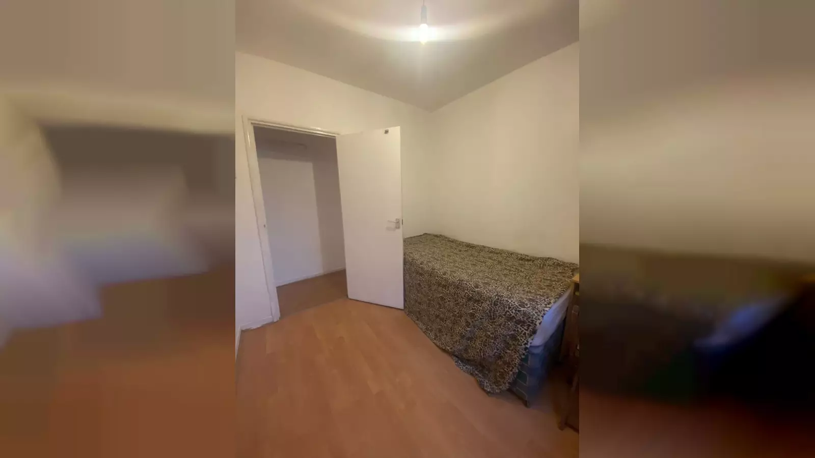 Room Retreat Place in Greater London