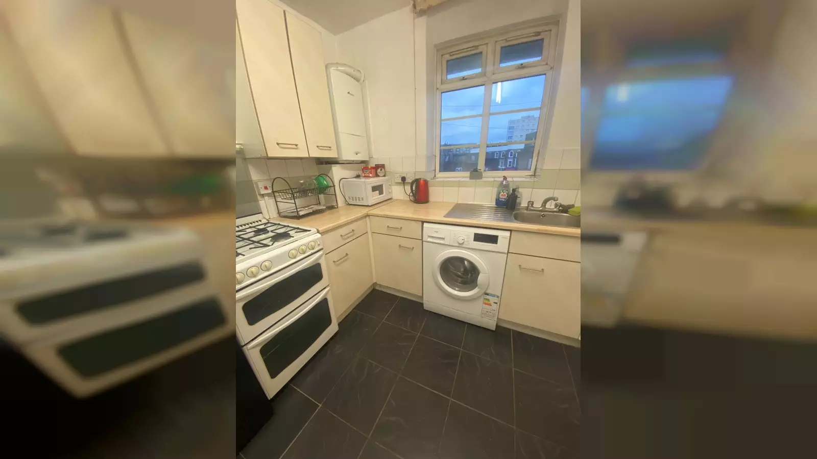 Room Retreat Place in Greater London