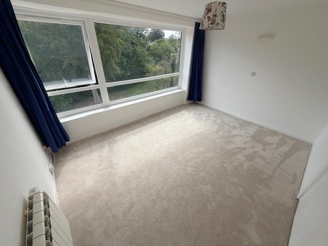 Flat Withyholt Court in Cheltenham