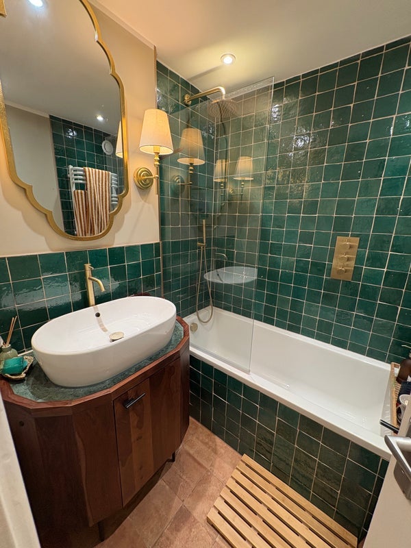 Room Foxley Road in Greater London