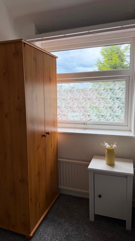 Room Buerton Avenue in Manchester