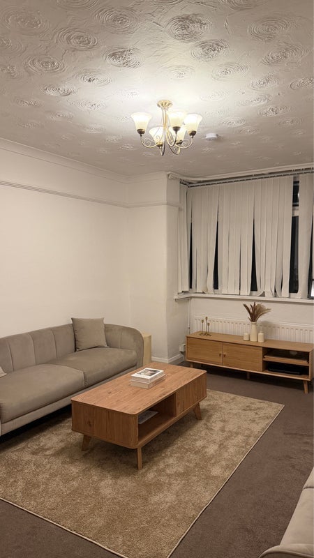 Room Buerton Avenue in Manchester