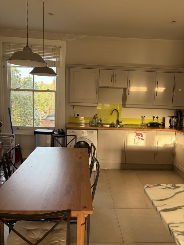 Room Studdridge Street in Greater London