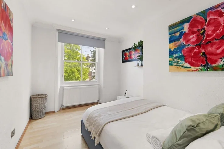 Flat Moorhouse Road in City of Westminster