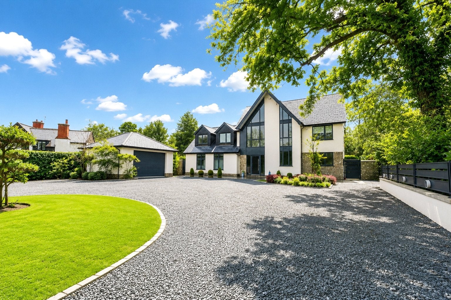 House Oak End Way in Borough of Runnymede