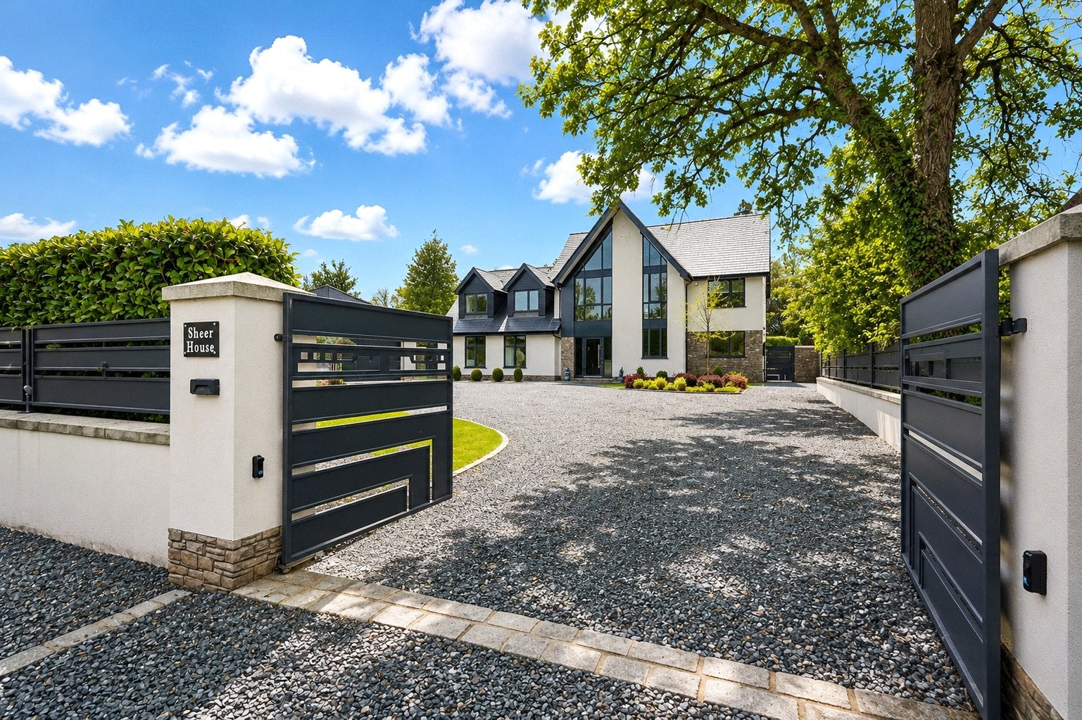House Oak End Way in Borough of Runnymede