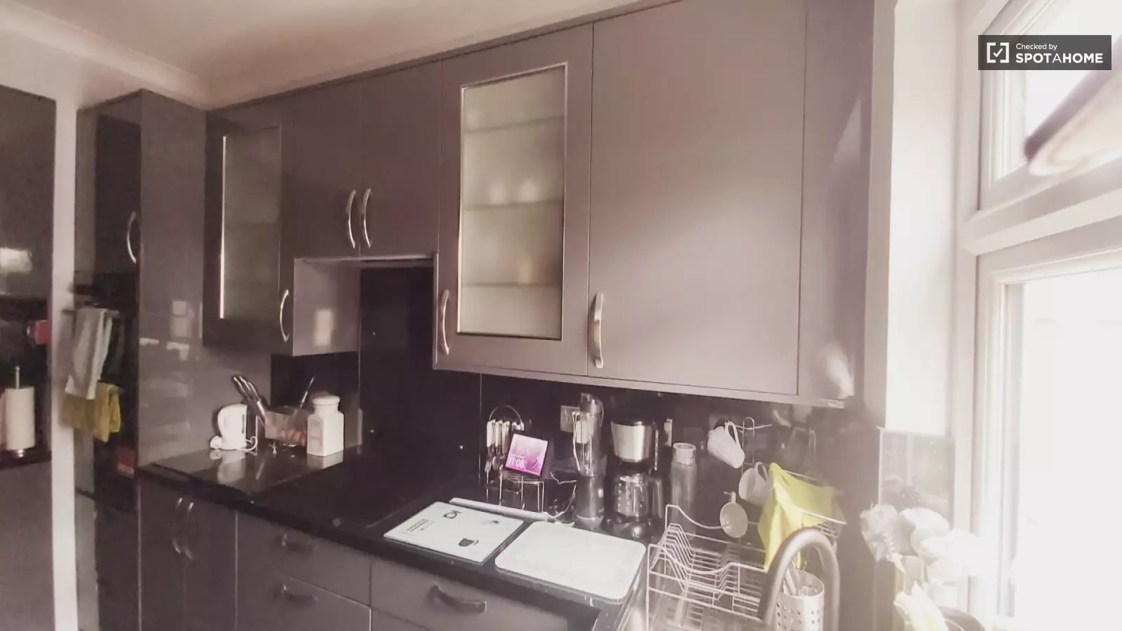 Room Chadville Gardens in Greater London