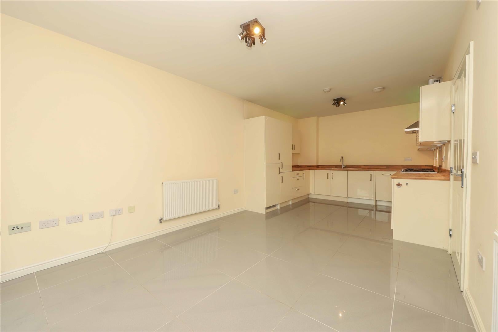 Flat Brand Avenue in Greater London