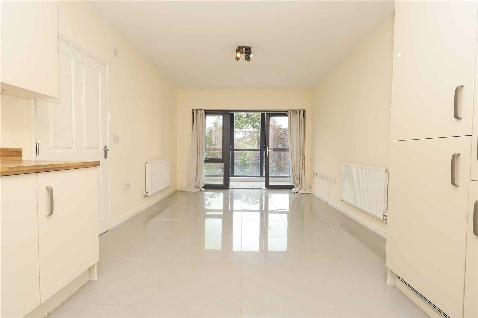 Flat Brand Avenue in Greater London