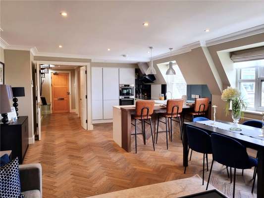 Flat Boydell Court in Greater London