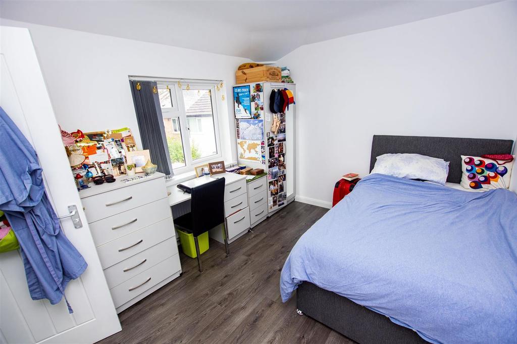 Flat Poole Crescent in Birmingham