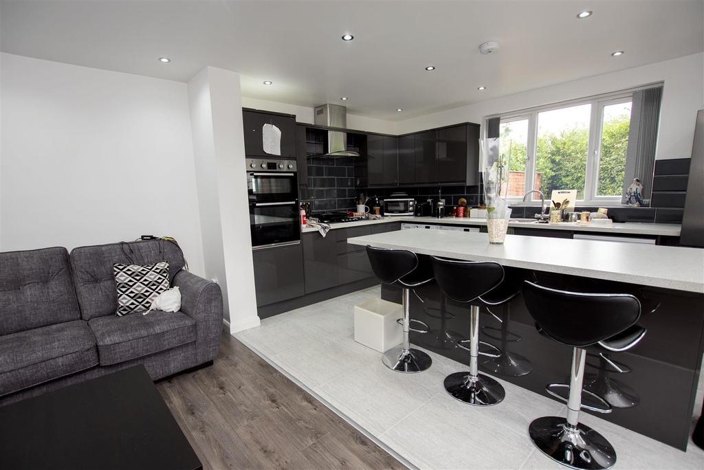 Flat Poole Crescent in Birmingham