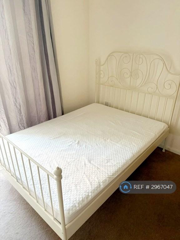Room Fen Street in Milton Keynes