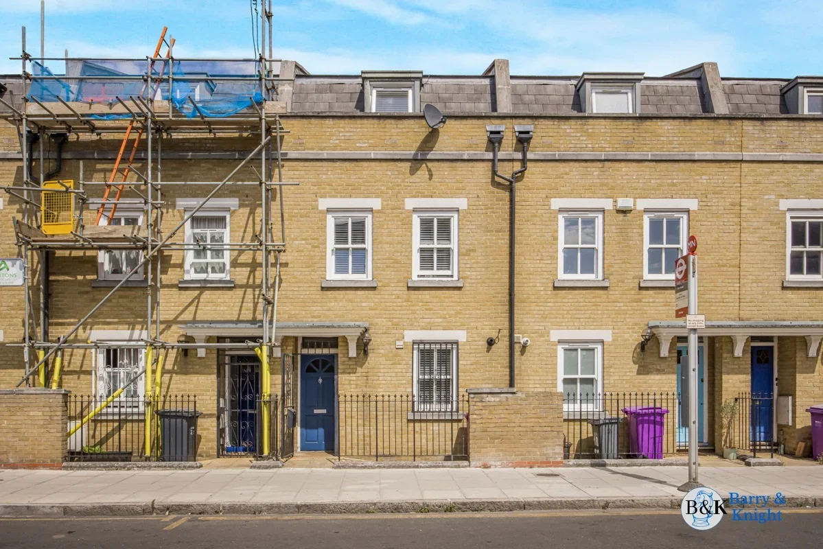 House Sarum Terrace in Greater London