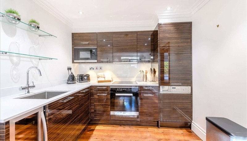 Flat Kensington Gardens Square in City of Westminster