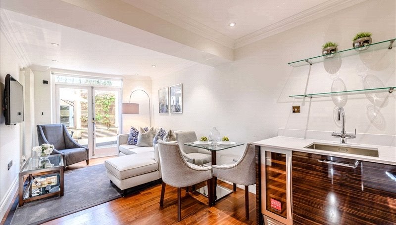 Flat Kensington Gardens Square in City of Westminster