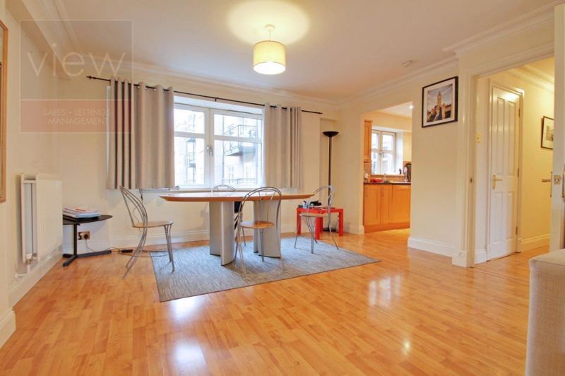 Flat Avon Place in Greater London