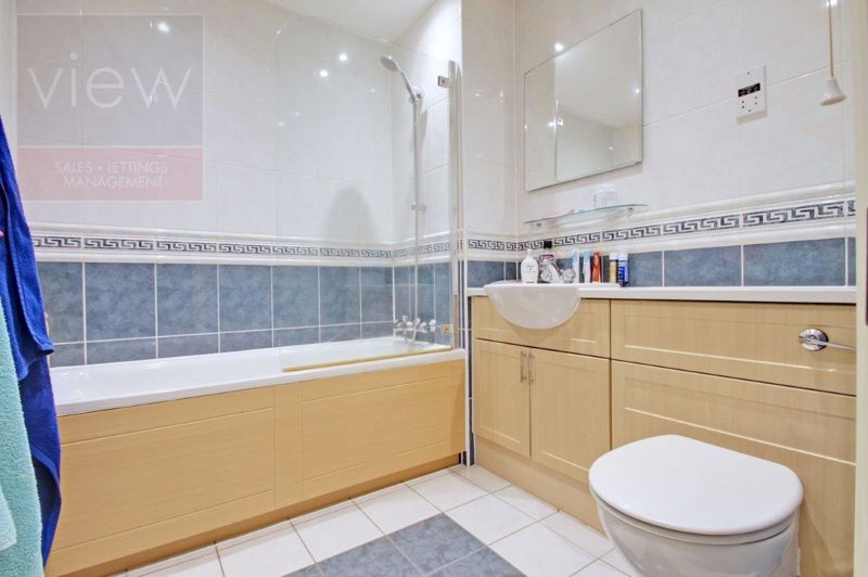 Flat Avon Place in Greater London