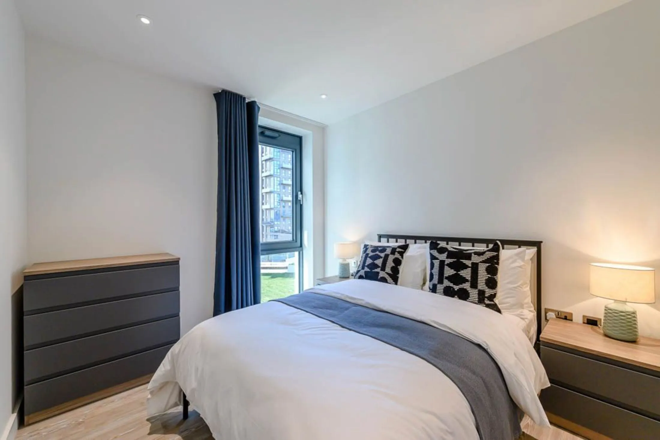 Flat Exhibition Way in Greater London