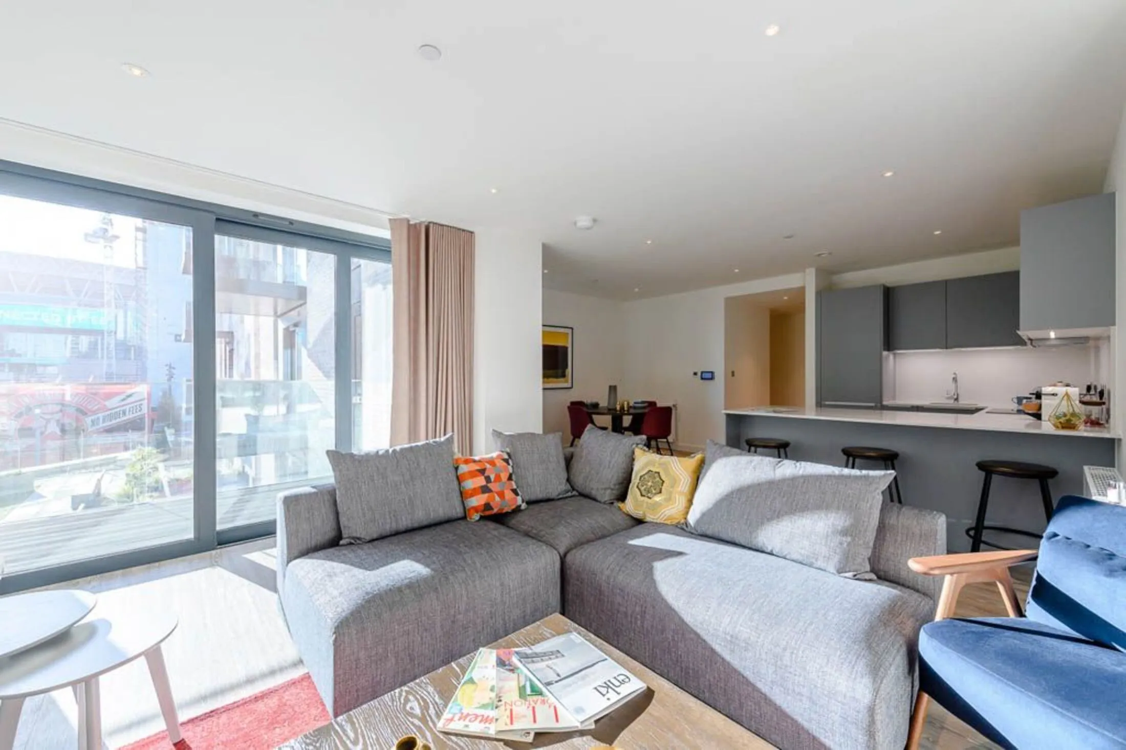 Flat Exhibition Way in Greater London