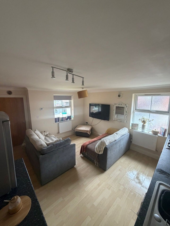 Flat The Green in Theale