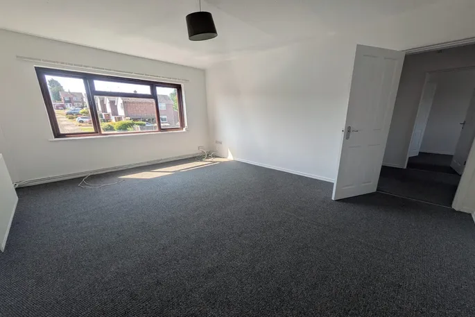 Flat Longleat Crescent in Nottingham