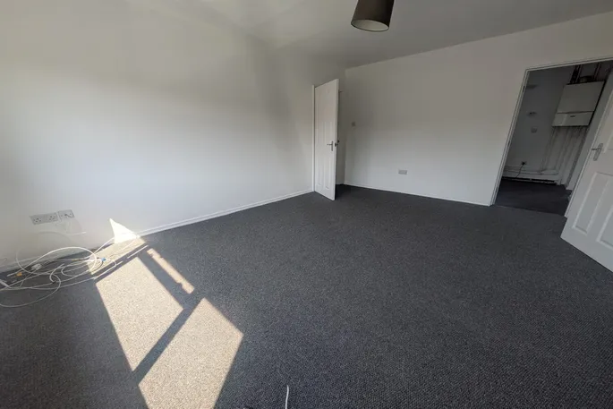 Flat Longleat Crescent in Nottingham