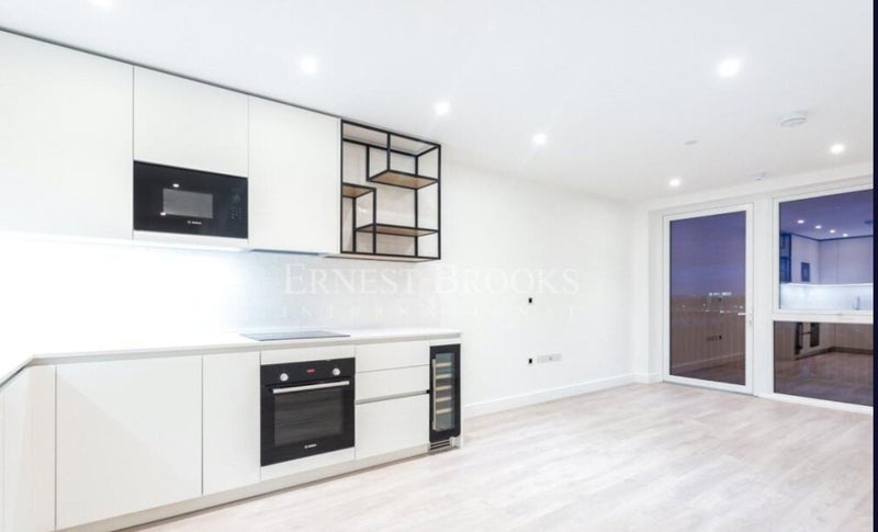 Flat Beresford Avenue in Greater London