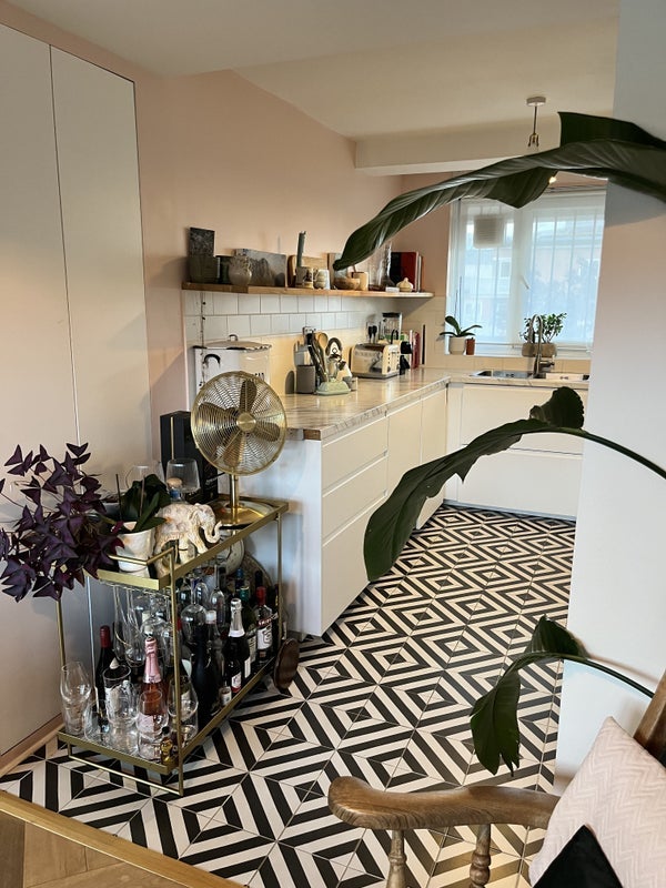 Room Gibson Road in Greater London