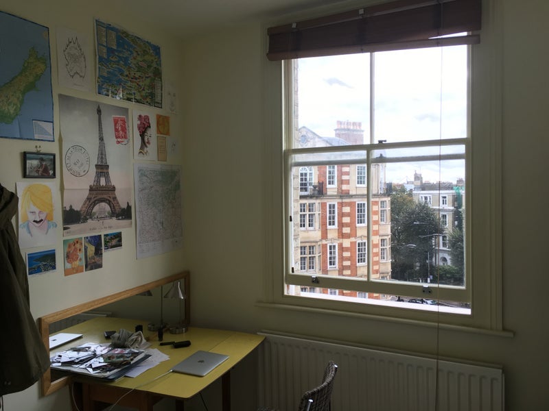 Room Earl's Court Road in Greater London