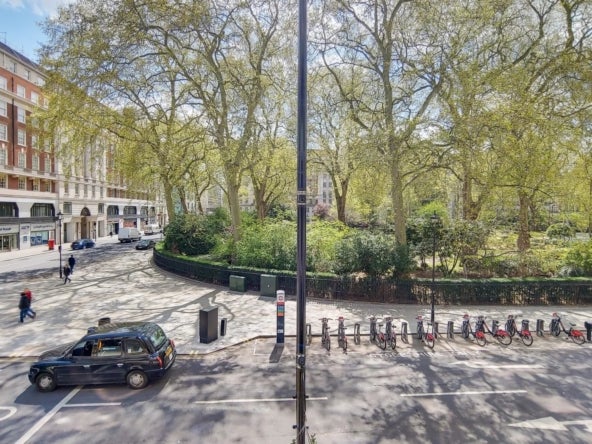 Flat Portman Square in City of Westminster