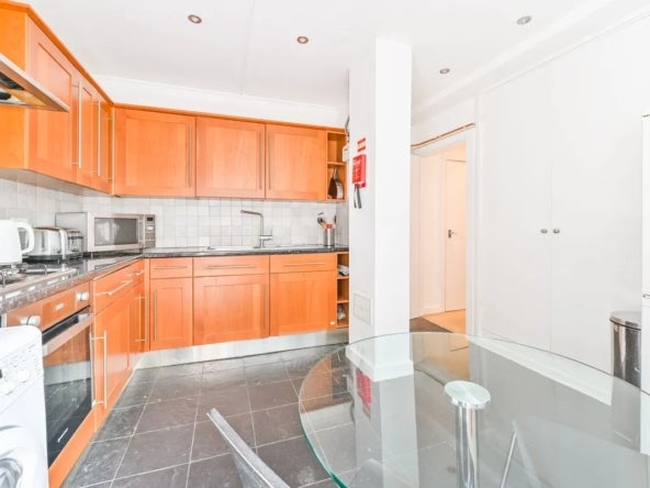 Flat Portman Square in City of Westminster