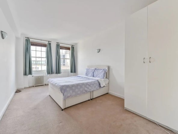 Flat Portman Square in City of Westminster