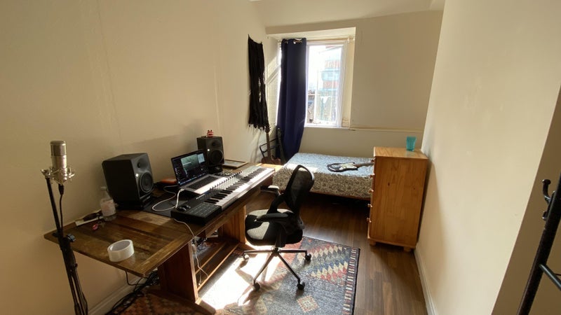 Room Halcrow Street in Greater London