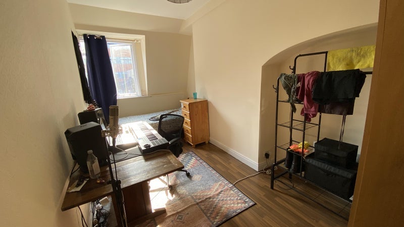 Room Halcrow Street in Greater London