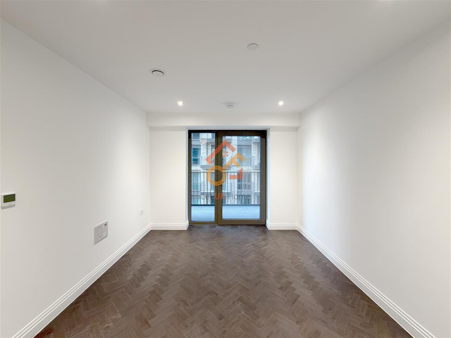 Flat Eden Place in Oxted