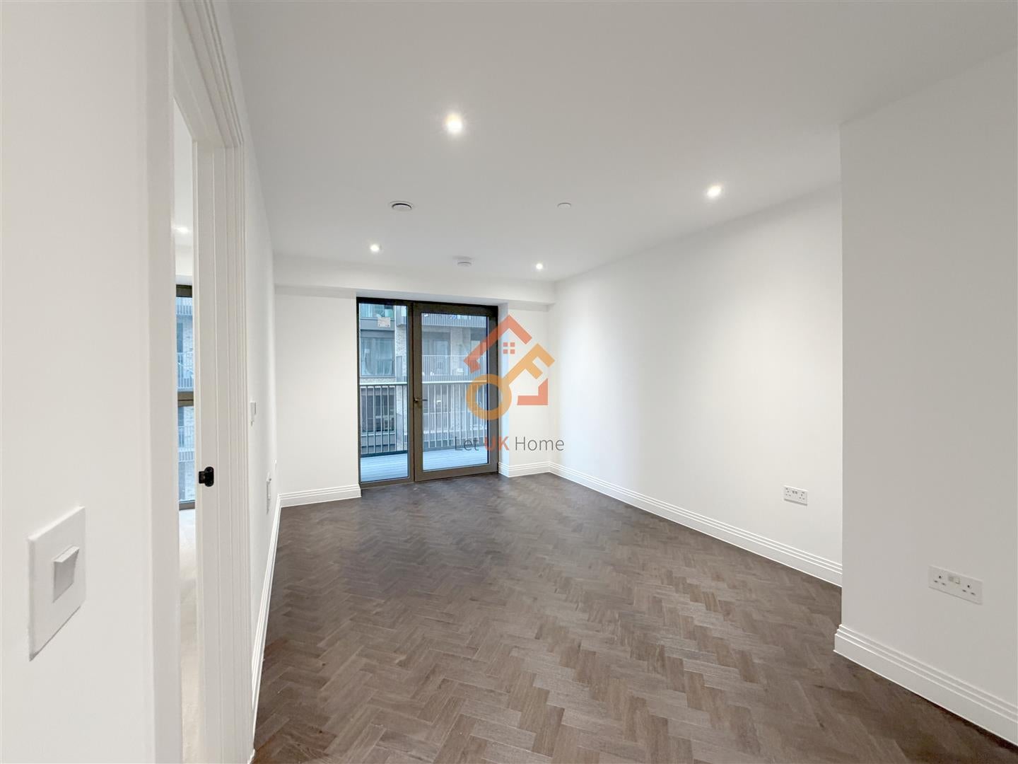 Flat Eden Place in Oxted